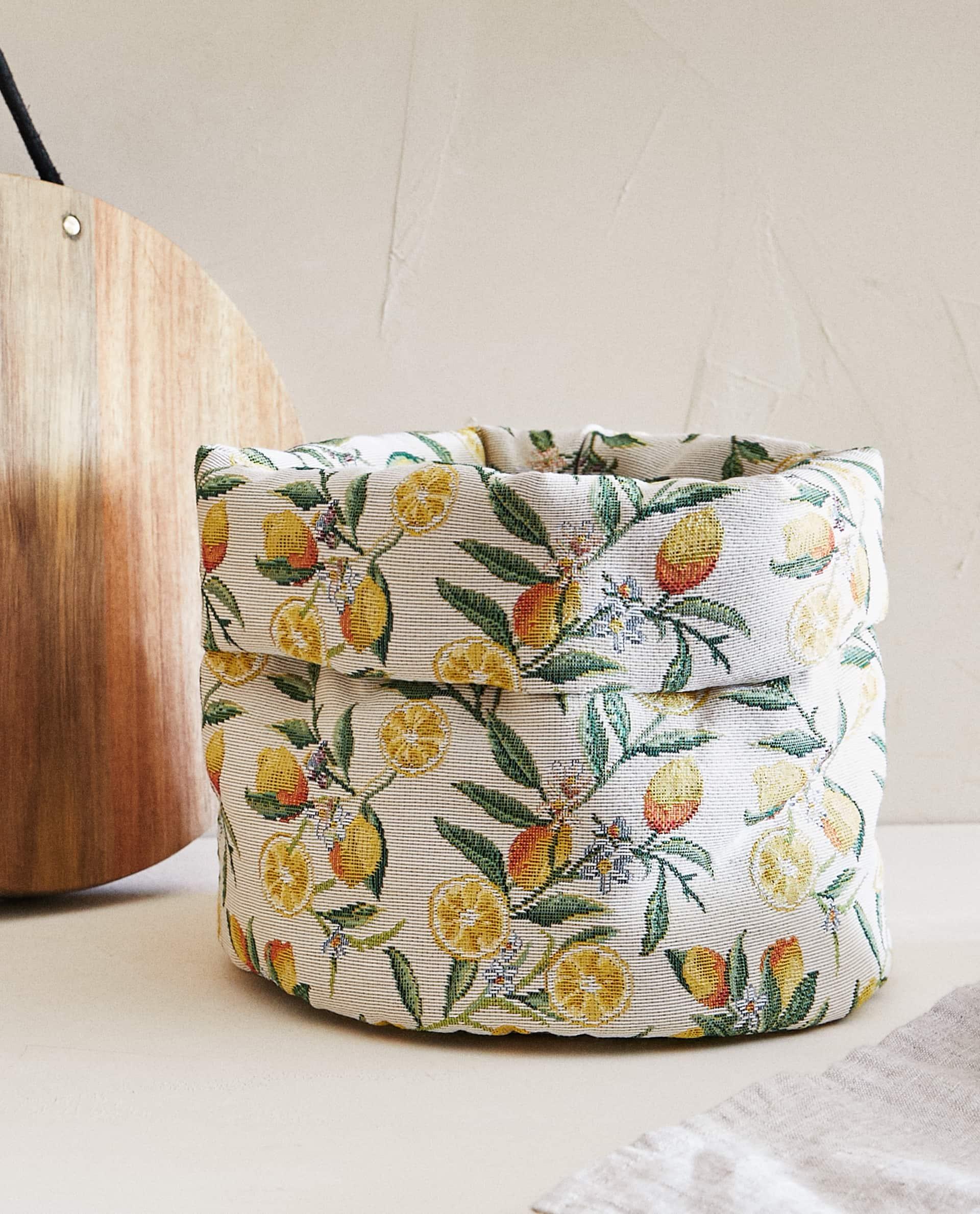 Broodmandje in jacquard met citroenmotief