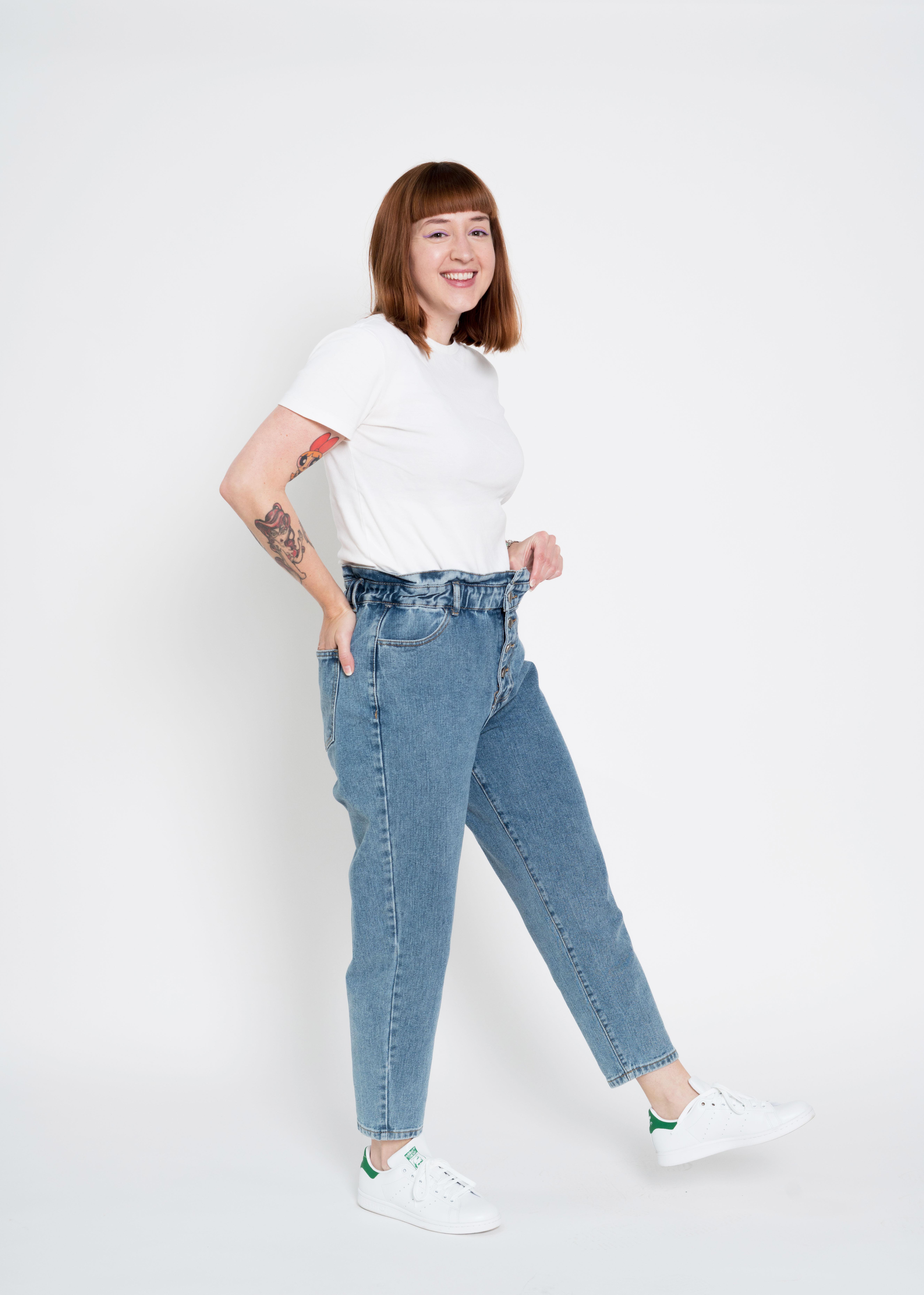 Donkerblauwe mom jeans met paperbag-waist en knopen