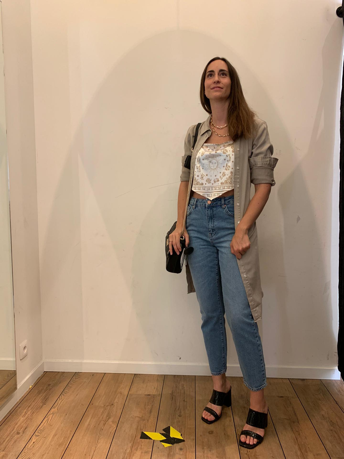 Un jeans + un top foulard + une robe ouverte