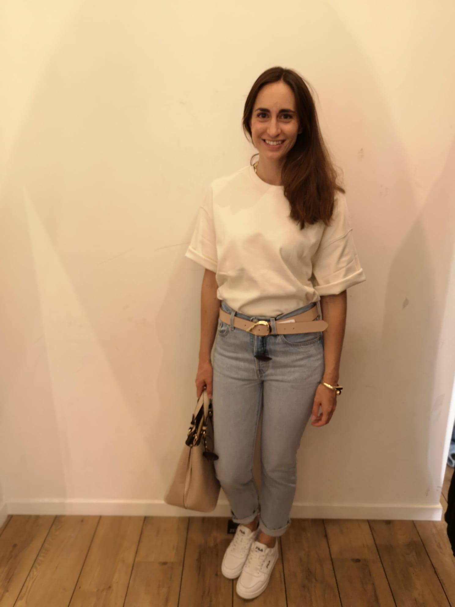 Un jeans + un t-shirt large + des baskets