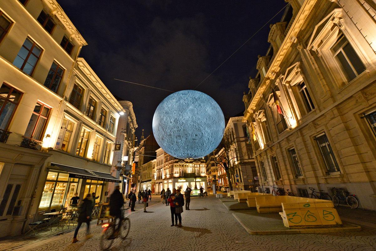2018: Museum of the moon, Luke Jerram (Royaume-Uni)
