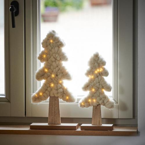 Wollen kerstboompjes met LED-verlichting