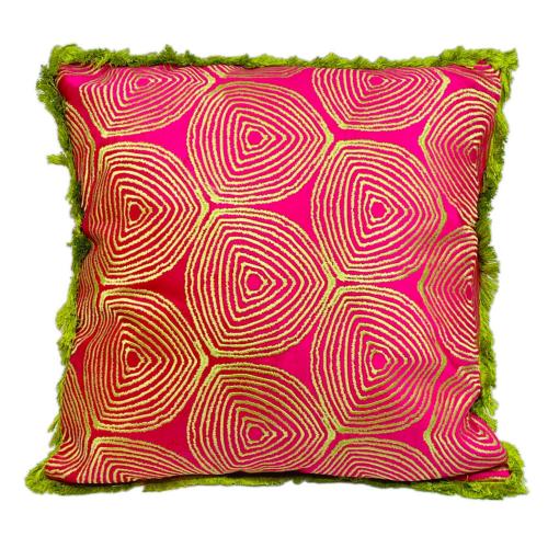 Fuchsia kussen met goudkleurige print