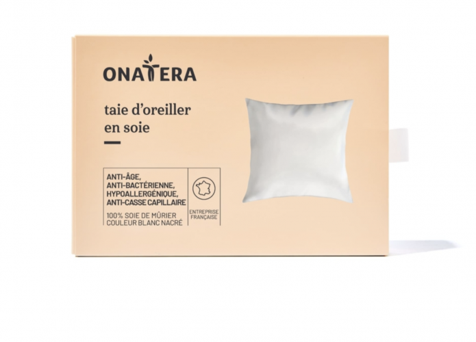 Une taie d'oreiller en soie