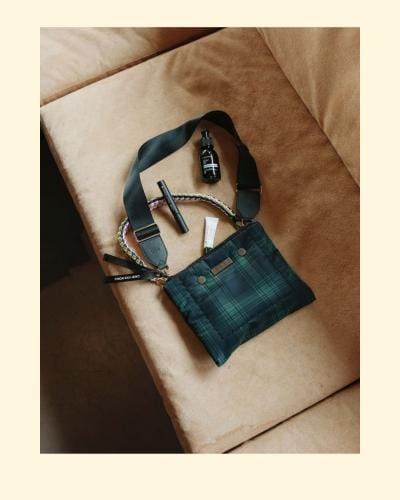 Le sac et les cosmétiques au profit de KickCancer