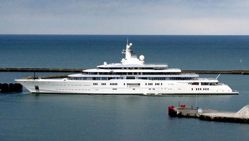 Yacht