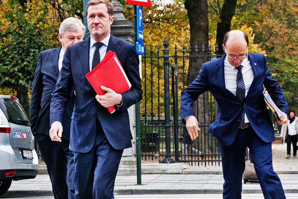 Hoe de PS de koning voor het blok zet