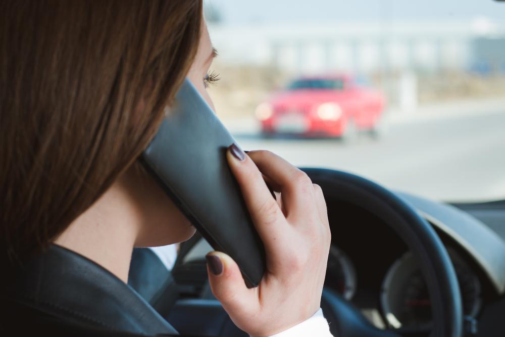 Bellen achter het stuur? Enkel Limburg doet beter dan WestVlaanderen KW.be Bellen achter het stuur? Enkel Limburg doet beter dan WestVlaanderen KW.be