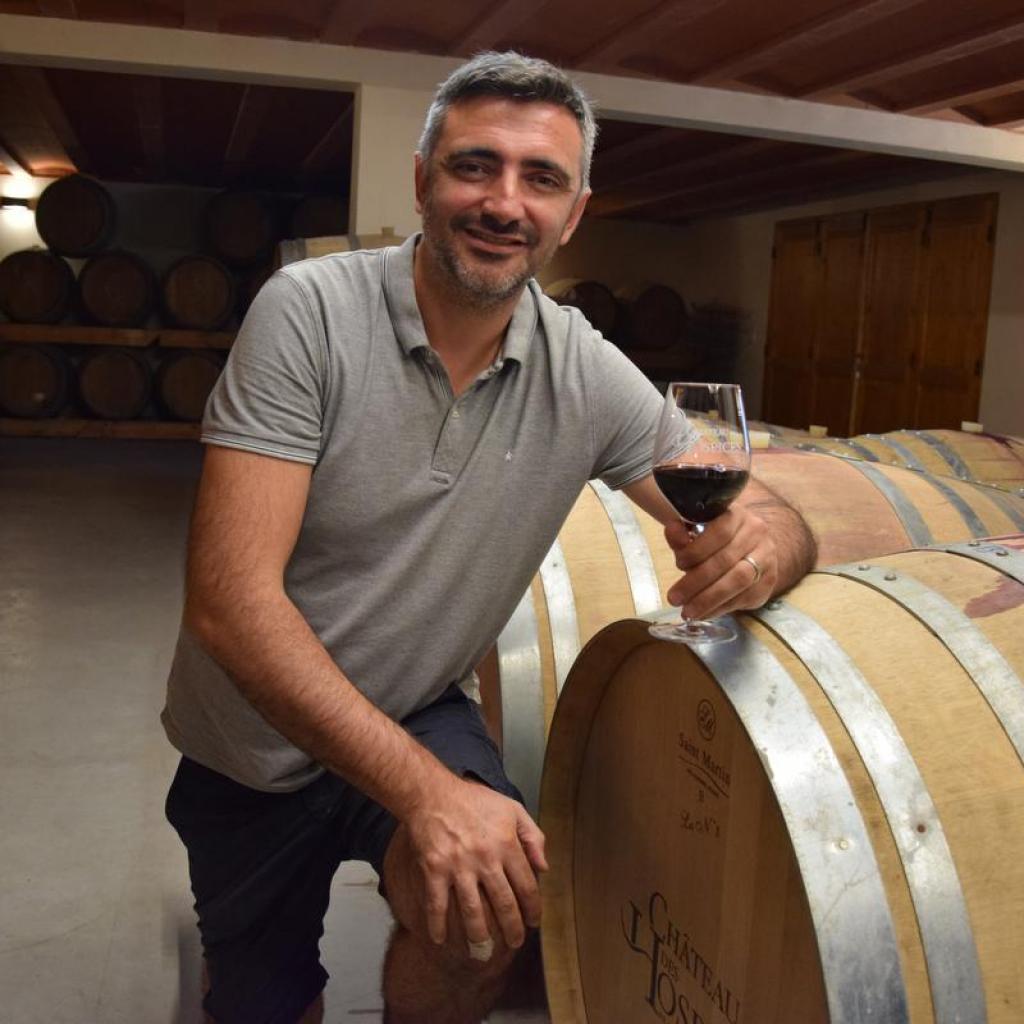 Wijnbouwer Marc Benassis heeft zijn wijnkelder in het oude centrum van de stad. (foto Peter Soete)