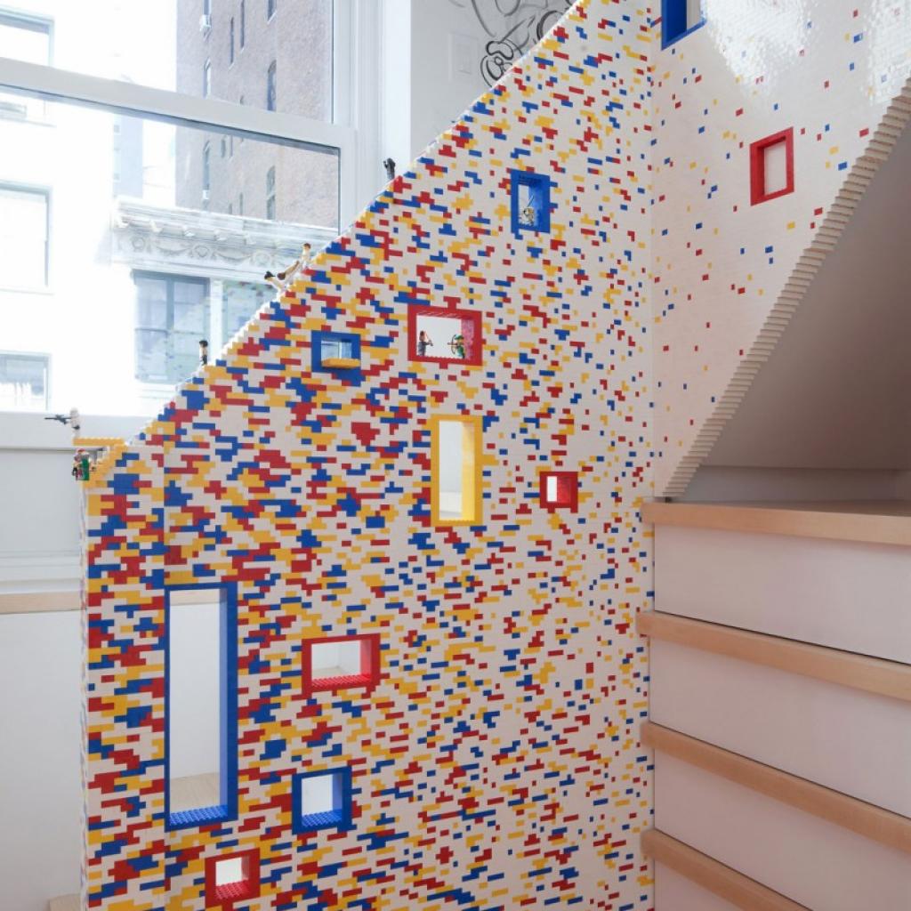 staircase-made-entryre-from-lego