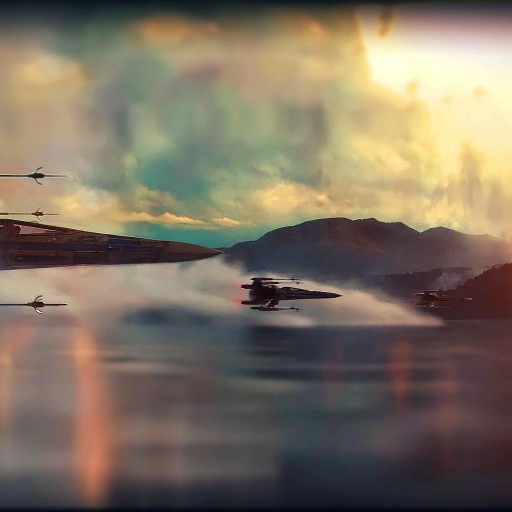 X-Wings die over het water vliegen: 'The Force Awakens' zit vol mooie shots als deze.
