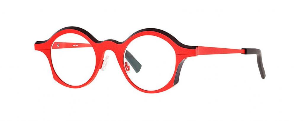 Opvallende bril van Theo, ontworpen door Patrick Hoet. 