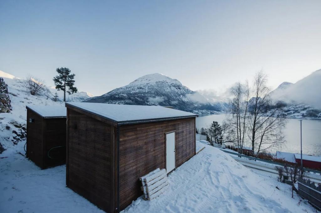 tiny house langs de skipiste in Noorwegen 