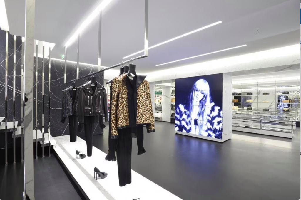 Saint Laurent, Parijs