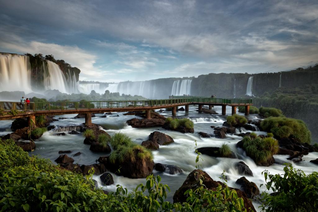 de Iguazú-watervallen in Brazilië laatste kans-toerisme