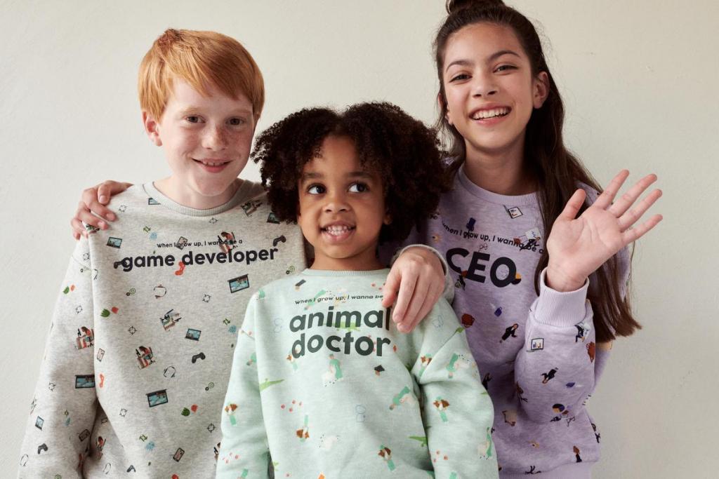 Genderneutrale sweatshirts van JBC (24,95 euro).