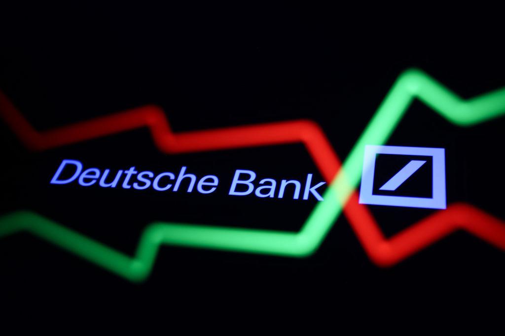 Le géant allemand Deutsche Bank plonge en Bourse