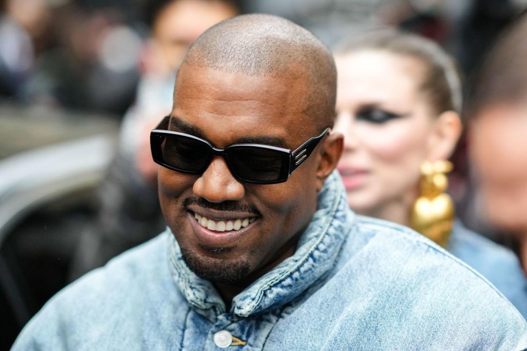 smal engineering filter Adidas start onderzoek naar ongepast gedrag ontwerper en rapper Kanye West