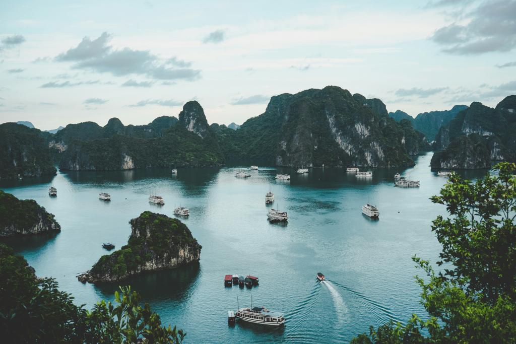 Halong bay in vietnam laatste kans-toerisme