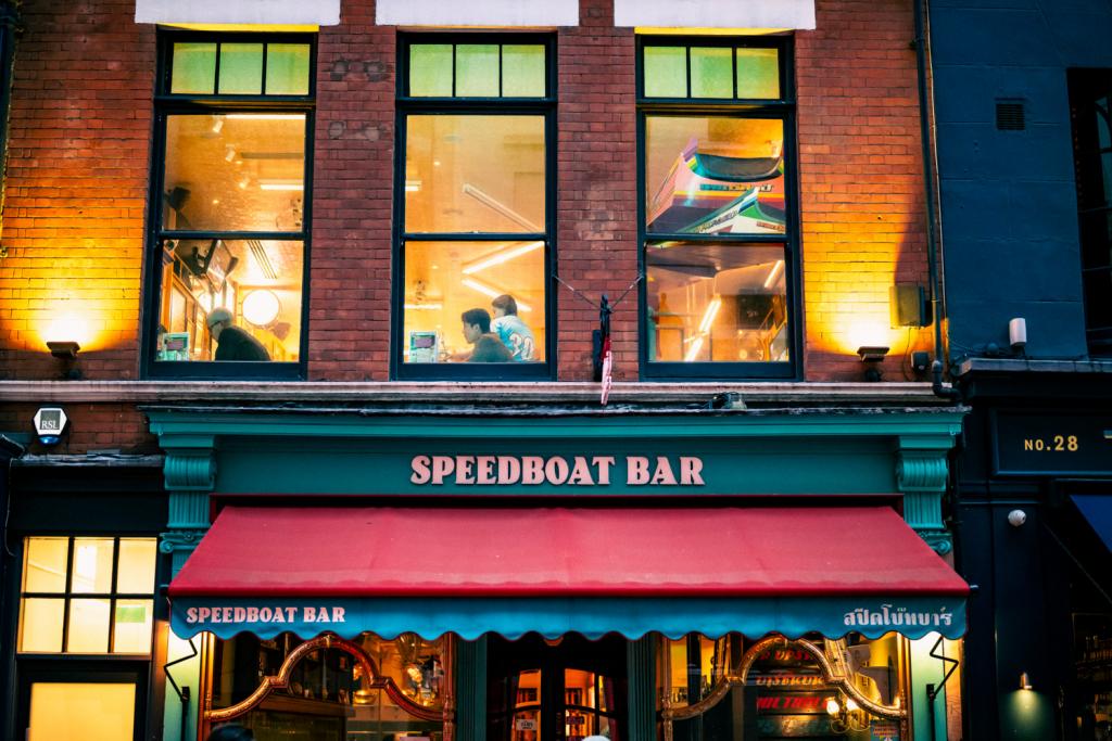 Speedboat Bar
