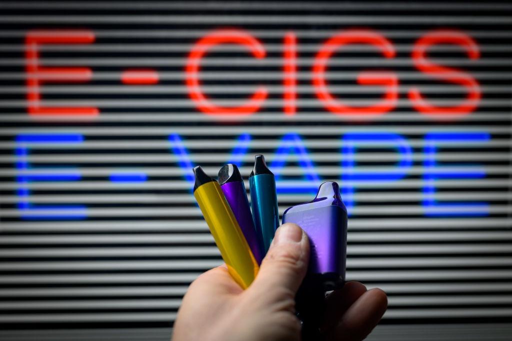 Relgaliser les cigarettes lectroniques jetables? Quand le MR refuse tout  nouvel impt mais mise sur les accises