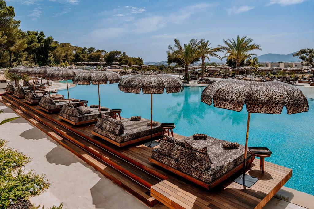 modieuze beachclubs reistrends 2026