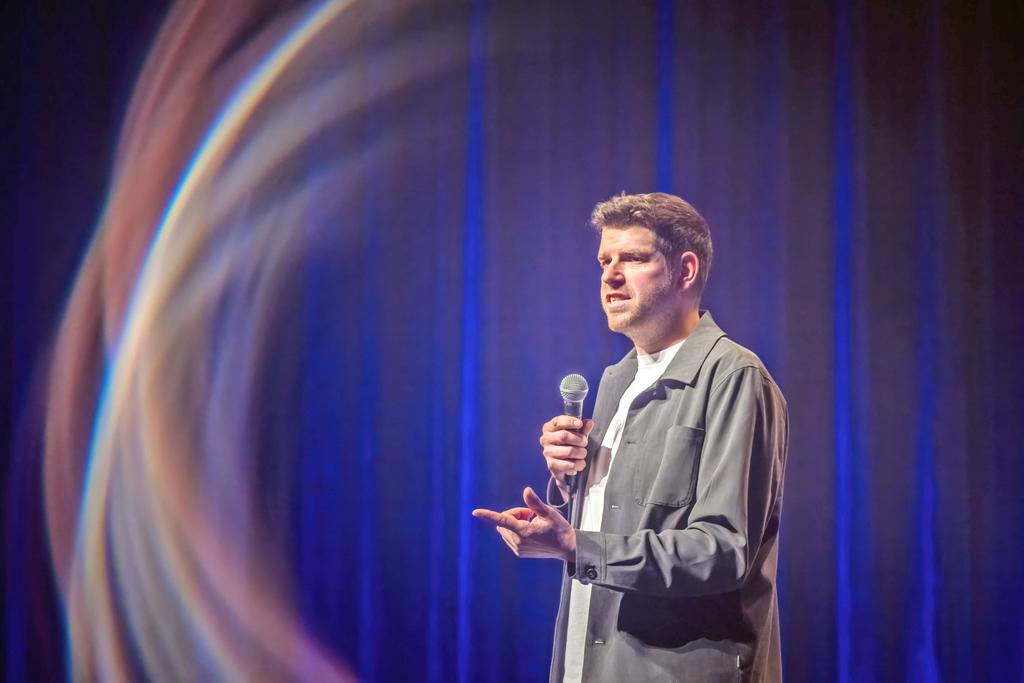 Comedian Hans Cools schrijft gedichten over de schoonheid van het ...