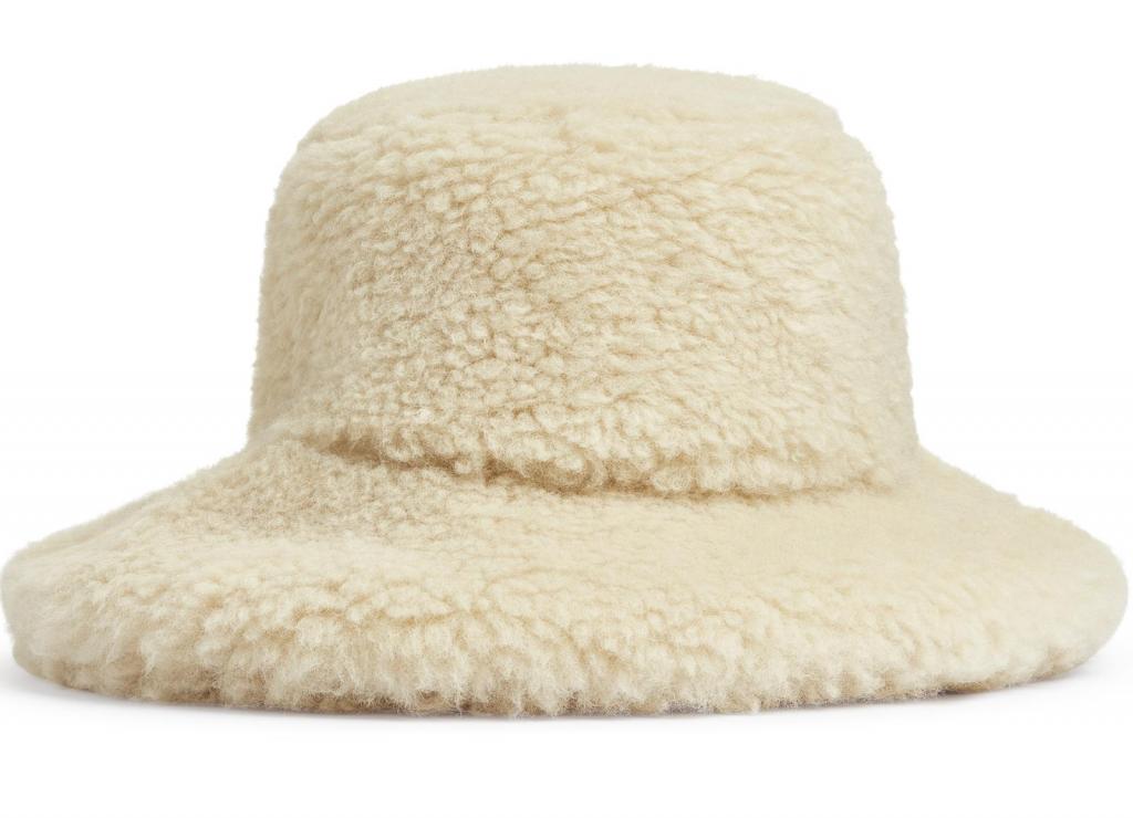 Teddyhoed Kandy - € 57 - Arket.