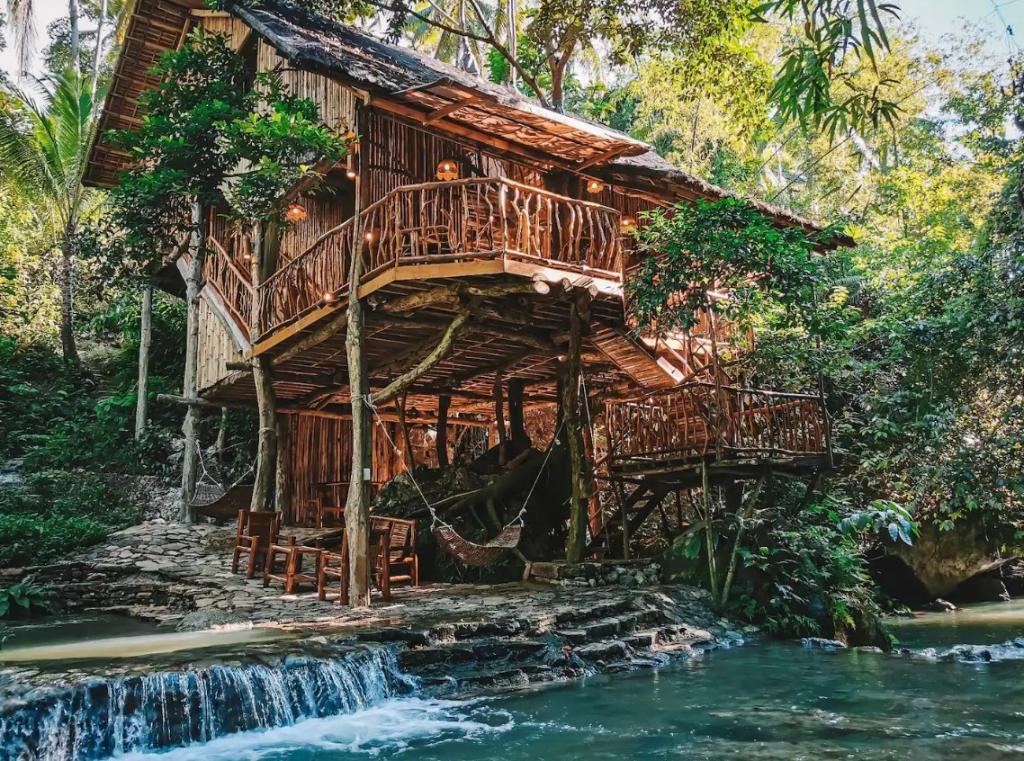 bamboe boomhut in de Filipijnen 