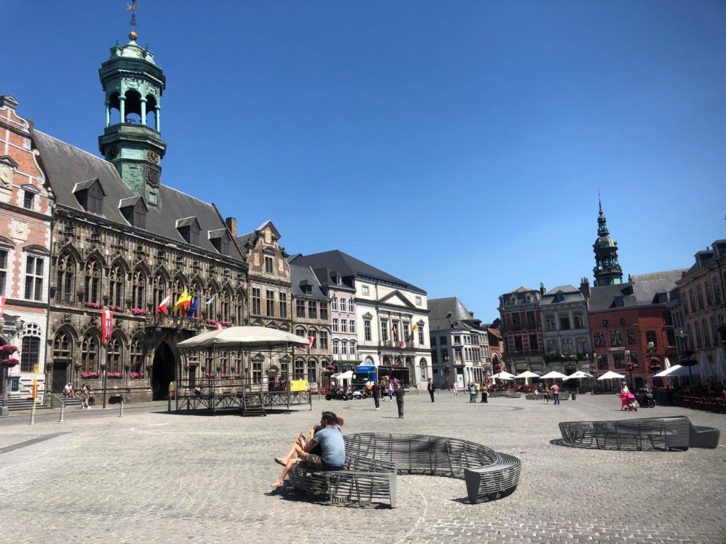 mons