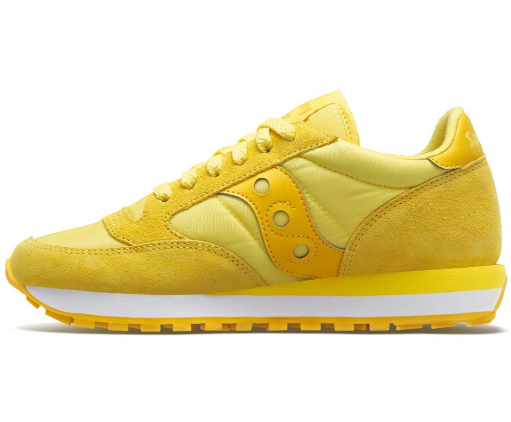 Sportieve klassiekerComfy sneakers, model Jazz Original in een flashy versie, van Saucony (110 euro).