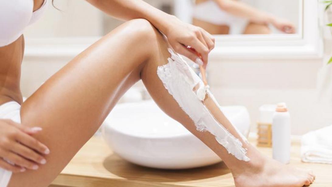 7 astuces pour se raser les jambes moins souvent - Gael.be