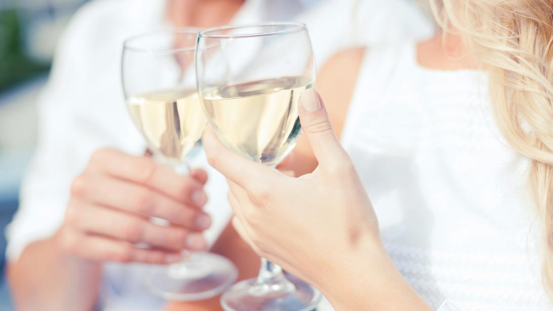 C’est prouvé: l’alcool (avec modération) rend plus sociable C’est prouvé: l’alcool (avec modération) rend plus sociable