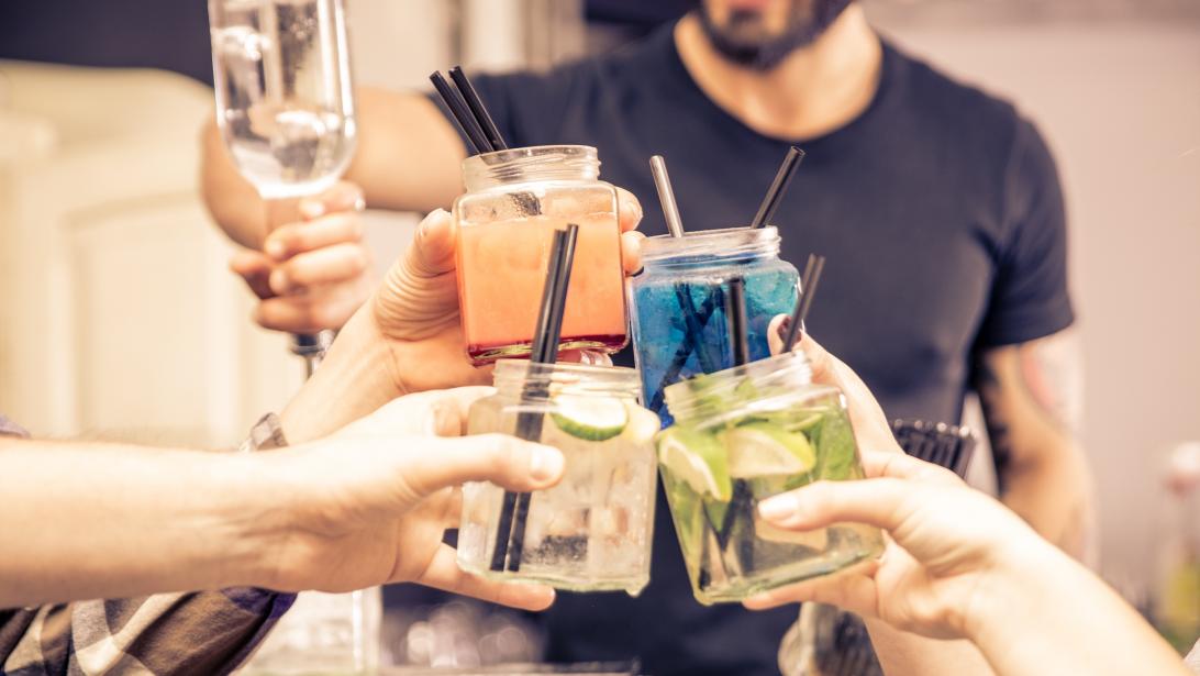 Pourquoi on a si faim après avoir bu de l’alcool Pourquoi on a si faim après avoir bu de l’alcool