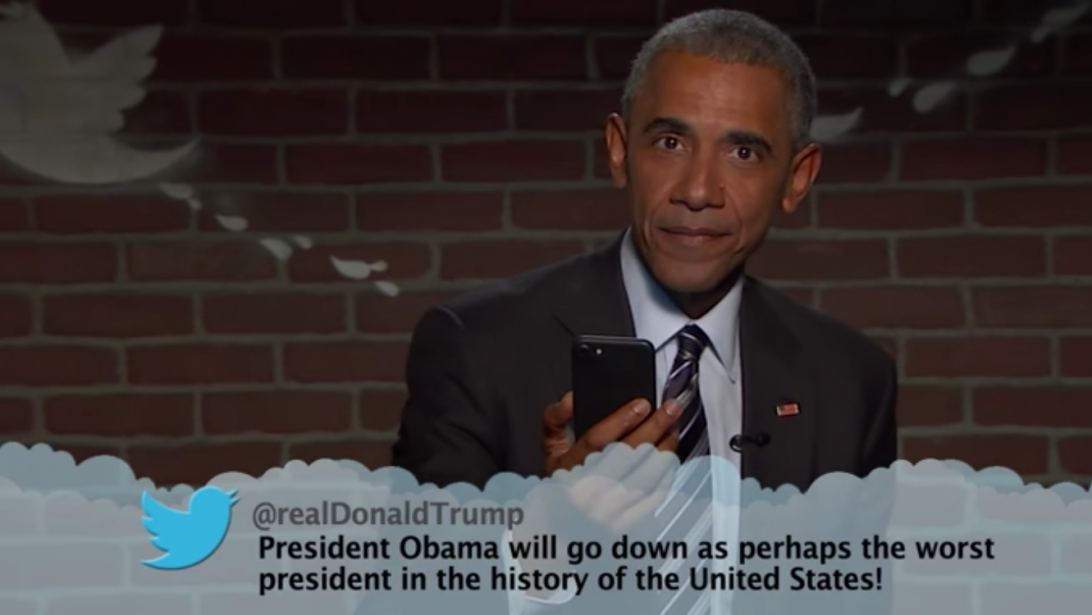 Hilarant: quand Obama lit les méchants tweets Hilarant: quand Obama lit les méchants tweets