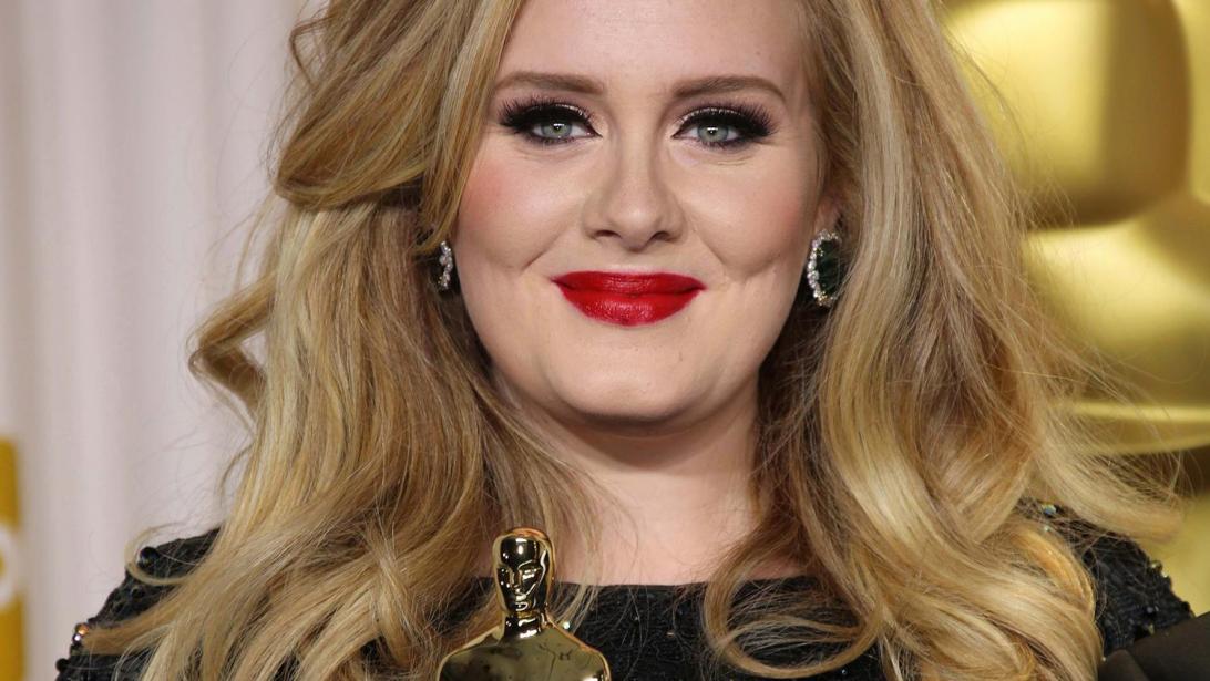 La chanteuse Adele a de quoi se vanter La chanteuse Adele a de quoi se vanter