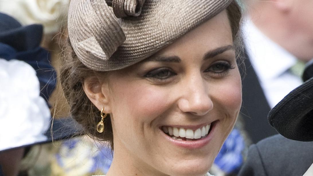Schoonheidsspecialiste Kate Middleton onthult een wel heel apart beautygeheim Schoonheidsspecialiste Kate Middleton onthult een wel heel apart beautygeheim