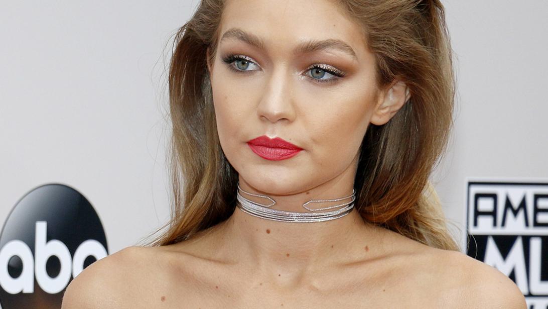 ZIEN: deze vrouwelijke celebs zijn trots op hun sproetjes ZIEN: deze vrouwelijke celebs zijn trots op hun sproetjes