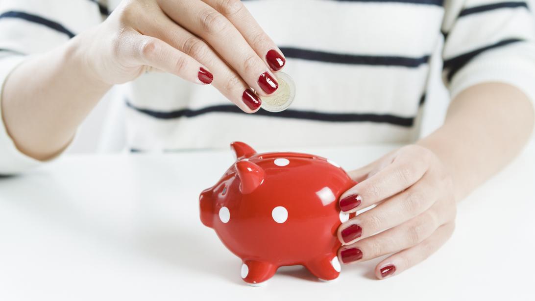 Combien d'argent une femme dépense-t-elle pour son apparence au cours de sa vie? Combien d'argent une femme dépense-t-elle pour son apparence au cours de sa vie?