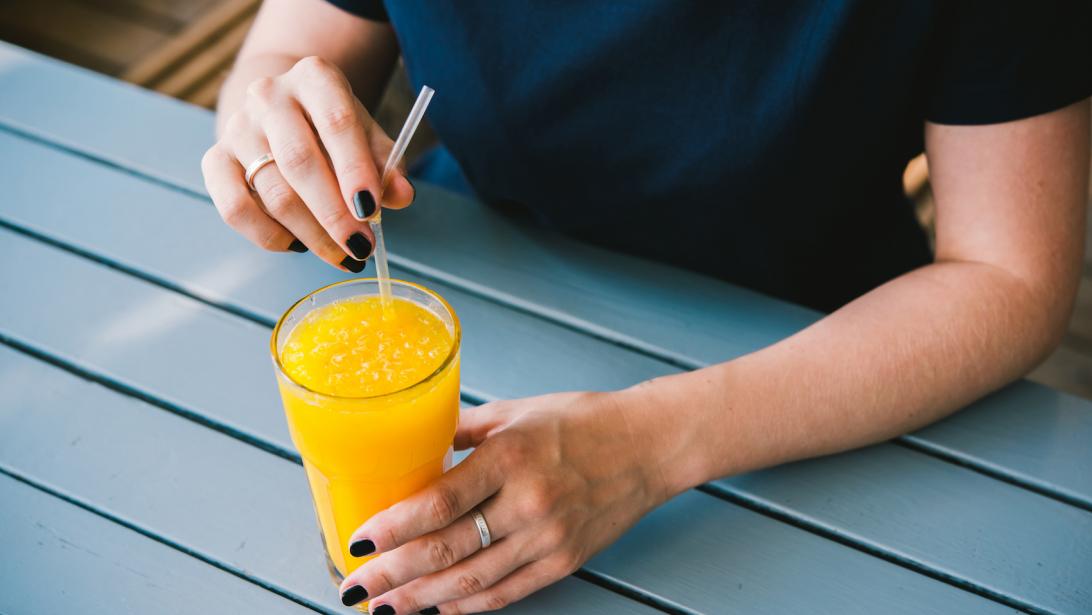 #RefuseTheStraw: pourquoi vous devriez arrêtez d'utiliser des pailles #RefuseTheStraw: pourquoi vous devriez arrêtez d'utiliser des pailles