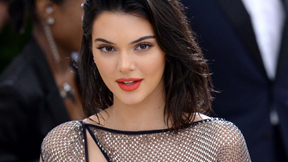 Kendall Jenner: sa cover de Vogue India au centre d'une polémique Kendall Jenner: sa cover de Vogue India au centre d'une polémique