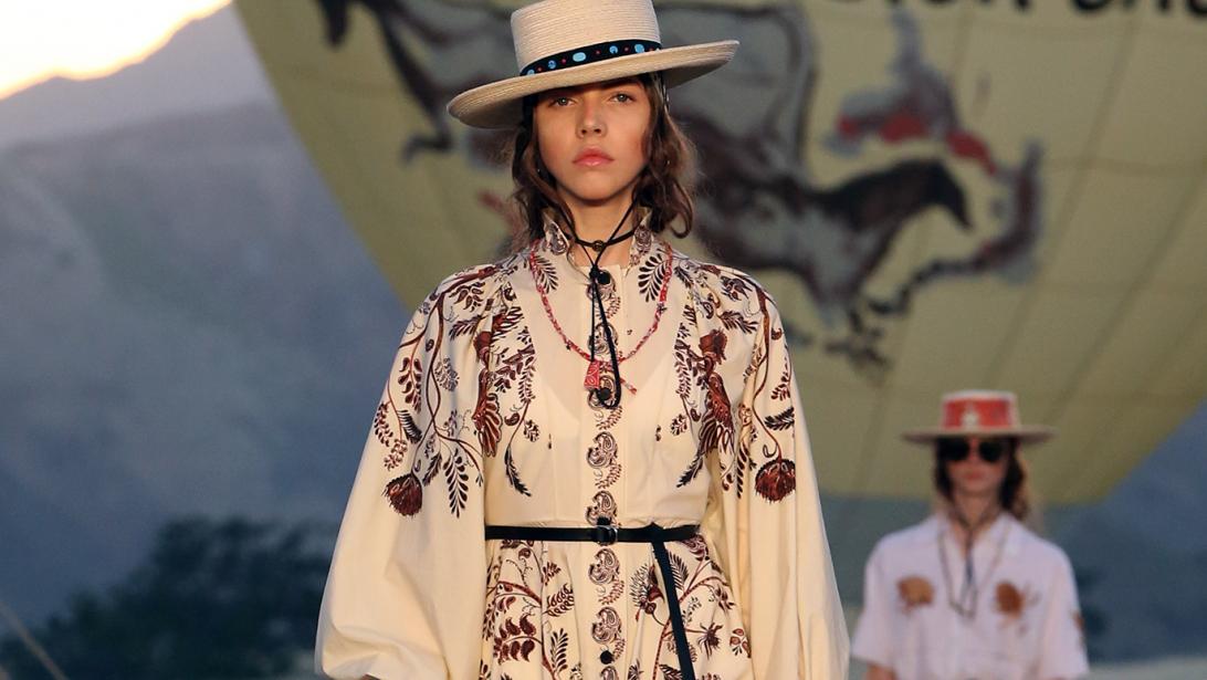 Herbeleef: de catwalkshow van de Dior Cruise 2018 Collectie Herbeleef: de catwalkshow van de Dior Cruise 2018 Collectie