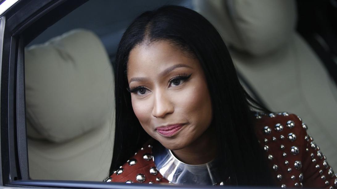 Oublié le superficiel: Nicki Minaj fait des dons à un village en Inde Oublié le superficiel: Nicki Minaj fait des dons à un village en Inde