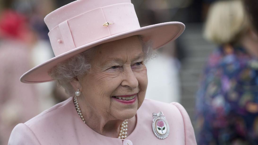 La Reine Elizabeth porte le même vernis depuis 30 ans (et on l'adore aussi) La Reine Elizabeth porte le même vernis depuis 30 ans (et on l'adore aussi)