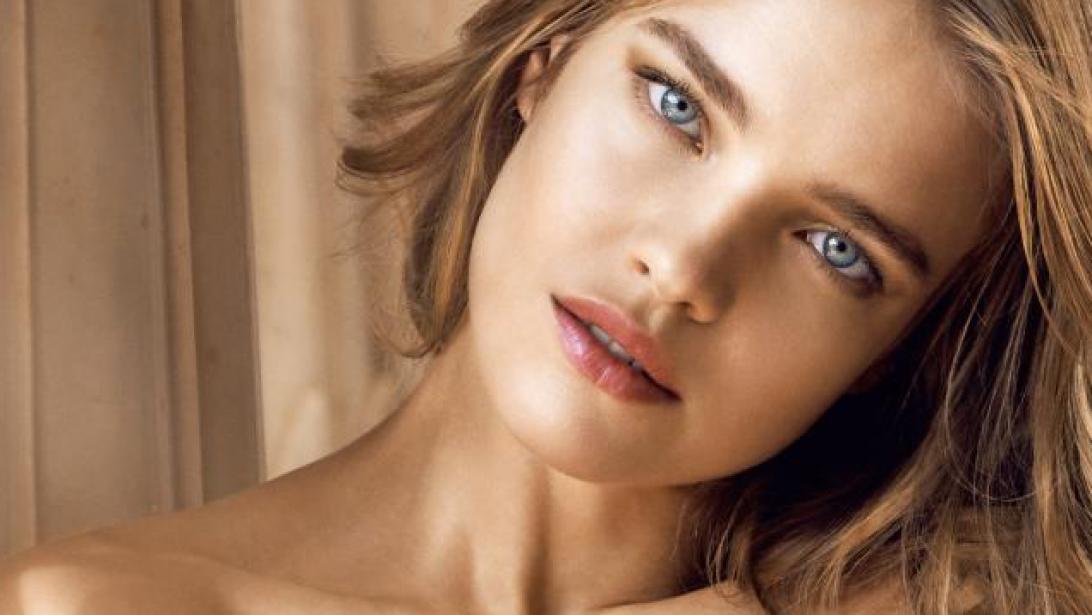 Zo breng je zonnecrème aan over je make-up Zo breng je zonnecrème aan over je make-up