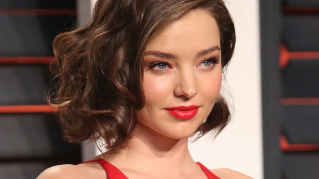 De favoriete facial van Miranda Kerr is absoluut niet voor watjes De favoriete facial van Miranda Kerr is absoluut niet voor watjes