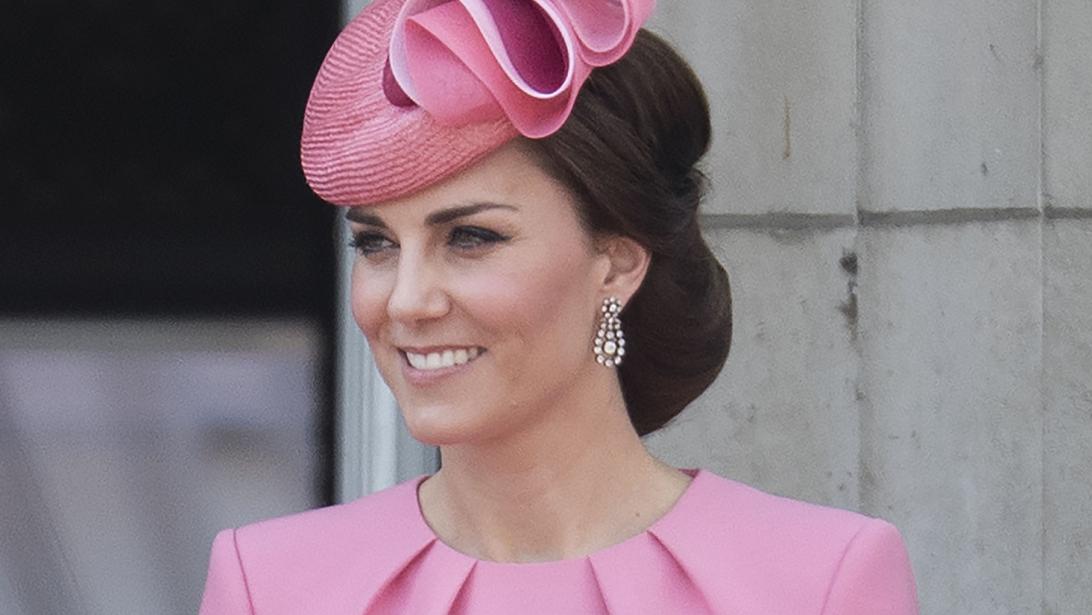 Dankzij deze speciale washand blijft Kate Middleton rimpelvrij Dankzij deze speciale washand blijft Kate Middleton rimpelvrij