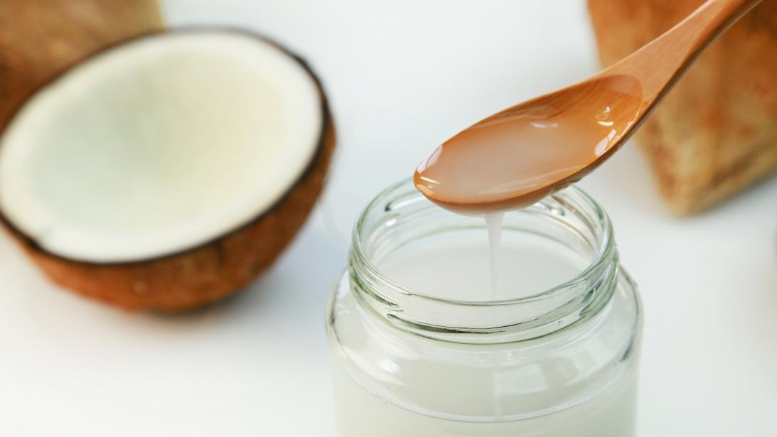 Santé: l'huile de coco serait aussi mauvaise que l'huile de palme Santé: l'huile de coco serait aussi mauvaise que l'huile de palme