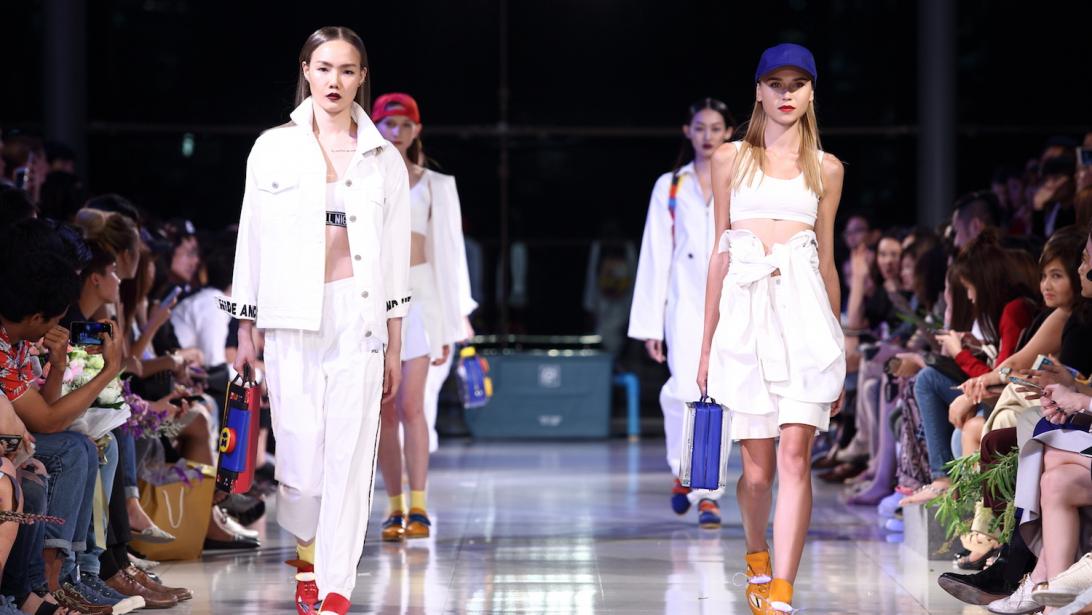 Les groupes LVMH et Kering bannissent les mannequins trop maigres des défilés Les groupes LVMH et Kering bannissent les mannequins trop maigres des défilés