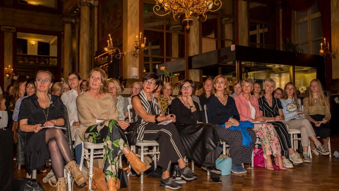 Feeling Forward: herbeleef hier de lezing 'Wat is Stijl?' van Lene Kemps Feeling Forward: herbeleef hier de lezing 'Wat is Stijl?' van Lene Kemps